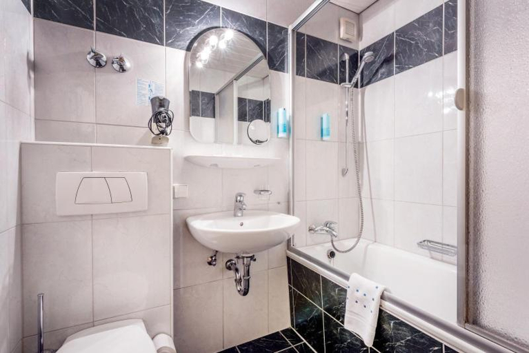 Bathroom 4, Hotel Krone, Karlsruhe