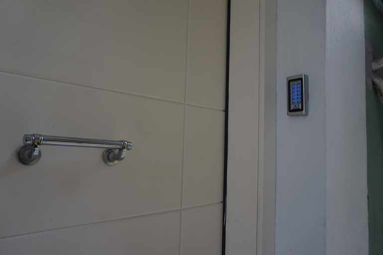 Bathroom 5, Cityscape, Central Macedonia