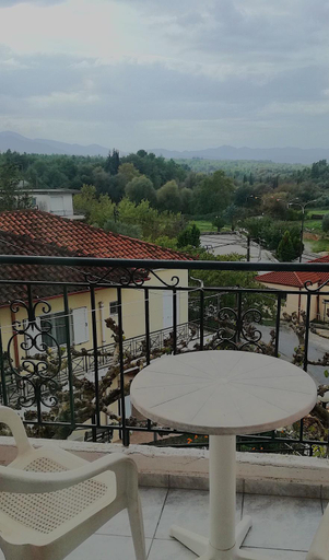 Others 4, Ξενοδοχειο "Ηραια", Peloponnese