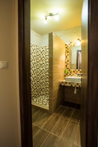 Bathroom 3, Turkiz Apartman, Tokaji