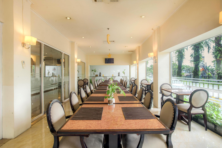 Business Facilities 27