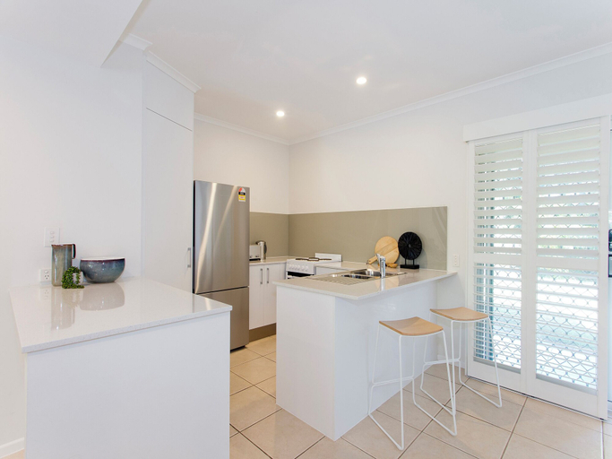 Others 5, Noosa Parade Townhouse w Terrace, Noosa - Noosa-Noosaville