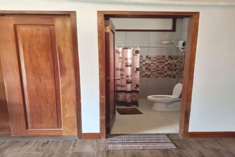 Bathroom 7