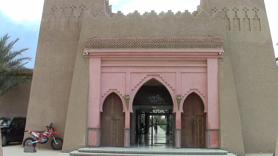 Exterior 11