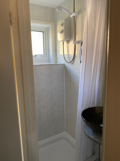 Others 4, Quiet, spacious double bedroom!, Peterborough