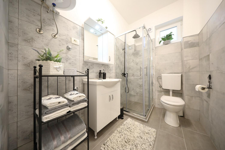Bathroom, Studio apartman Sendy, Zadar