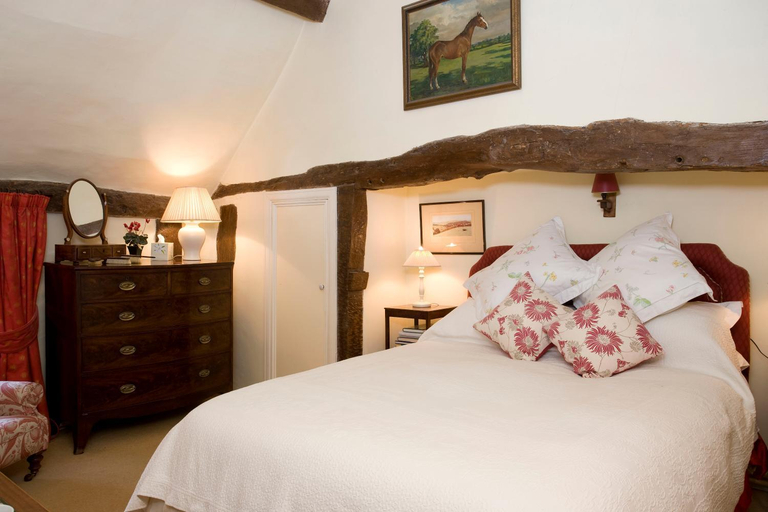 Bedroom 2, The Old Manor House, Warwickshire