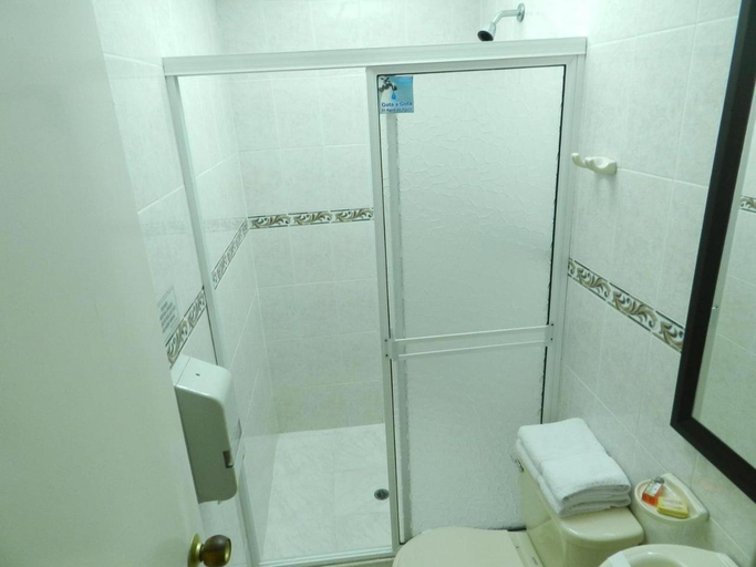 Bathroom 4, Hotel Palma 70, Medellín