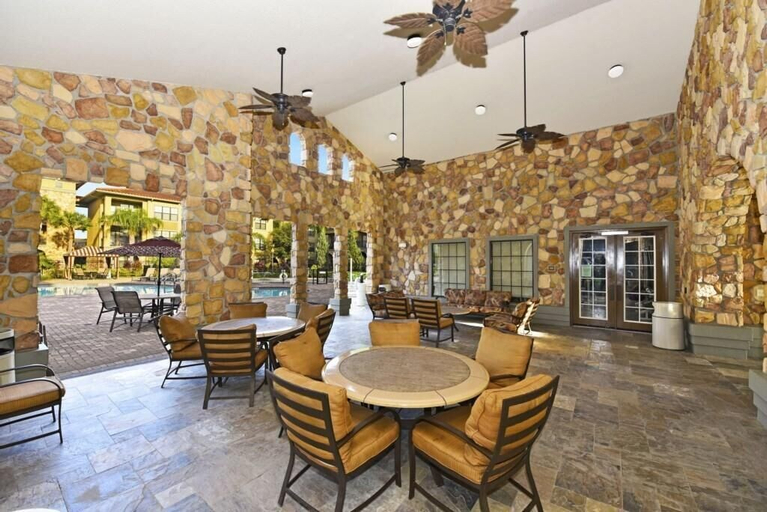 Food & Drinks 5, Beautiful Bella Piazza Condo, Polk