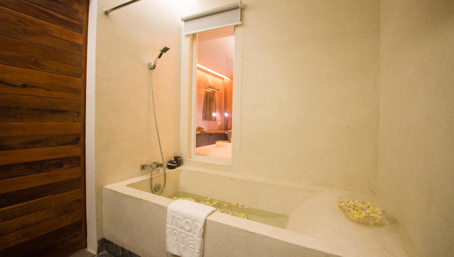 Bathroom 16