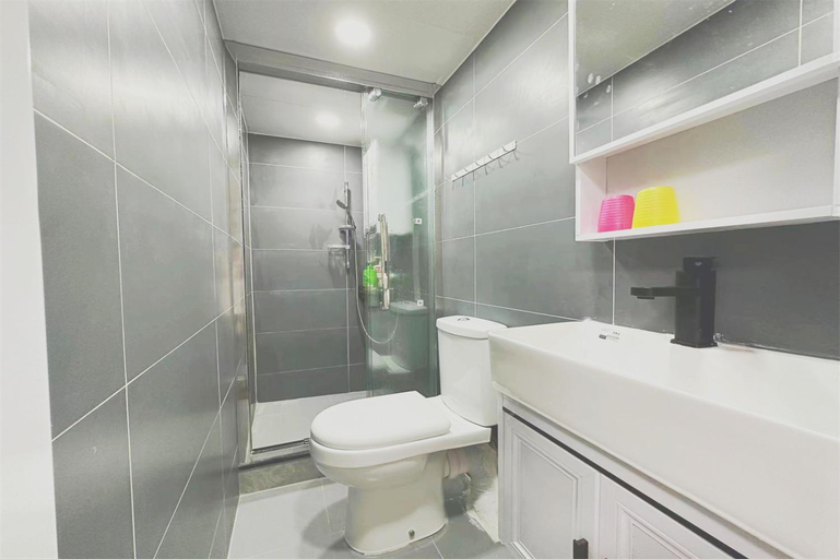 Bedroom 2, apt 4BR10pax, 2bar ,1mins mtr, Kowloon