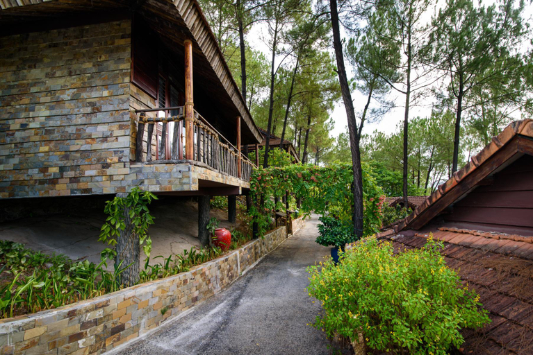 Exterior 7