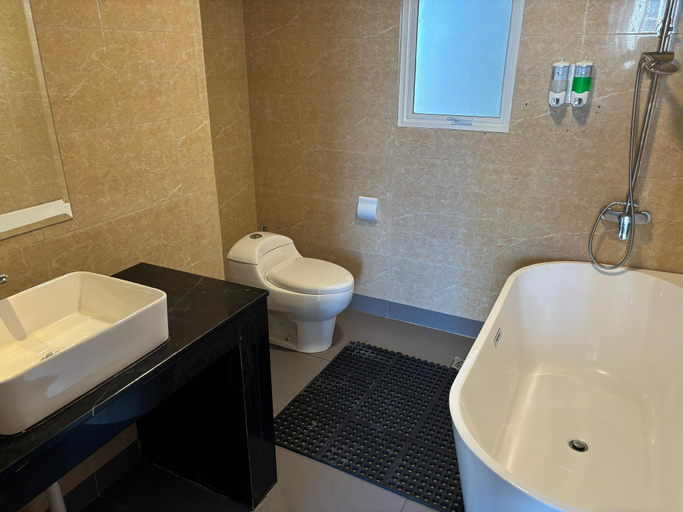 Bathroom 4, Private Apartment Pelita 3 Bedroom Floor 9, Batam