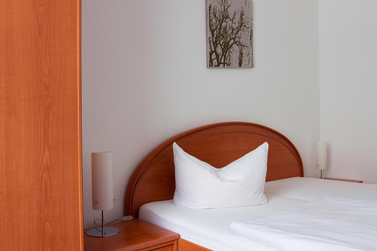 Others 4, Hotel Eckstein, Berlin