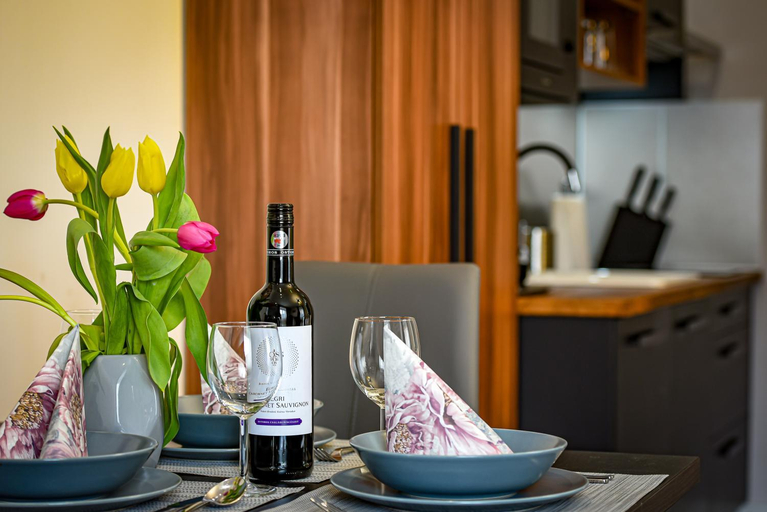 Food & Drinks 5, Villa Garden, Eger