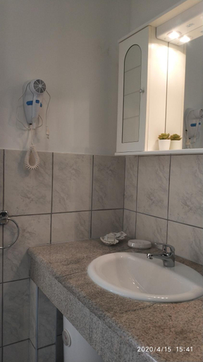 Bathroom 2, Diklo beach apartments Robert & Renata, Zadar