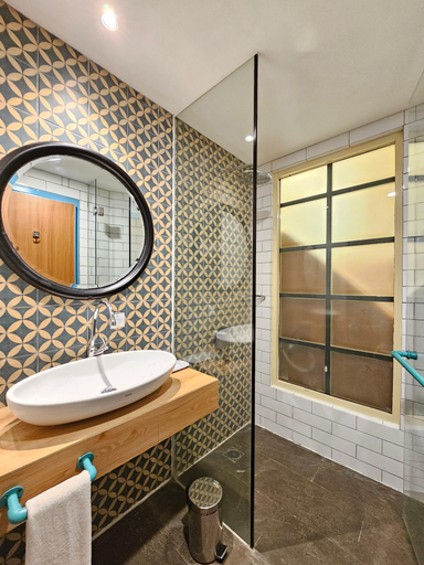 Bathroom 5, Hotel FortunaGrande Jember By Fosia Hotels, Jember