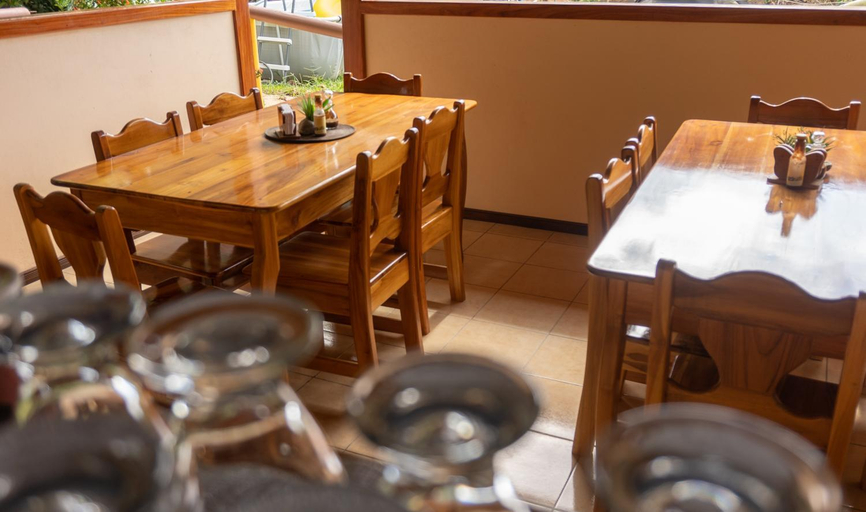 Food & Drinks 5, Jacamar Corcovado Drake Bay, Osa