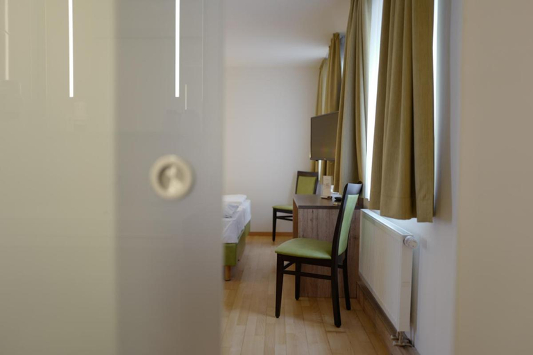 Others 1, Hotel Stern, Augsburg