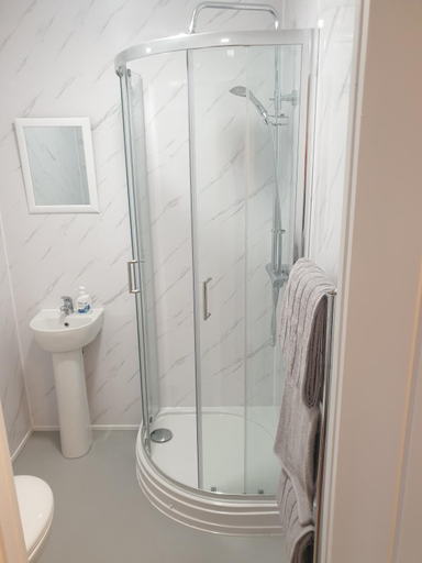 Bathroom 3, Bell Inn, Warwickshire