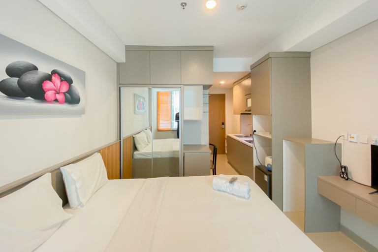 Bedroom 2, Cozy Stay Studio at Tamansari Iswara Apartment By Travelio, Bekasi