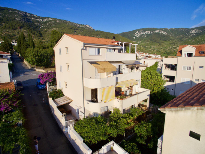 Others 4, Bed and Breakfast BLUE in BLUE, Komiža