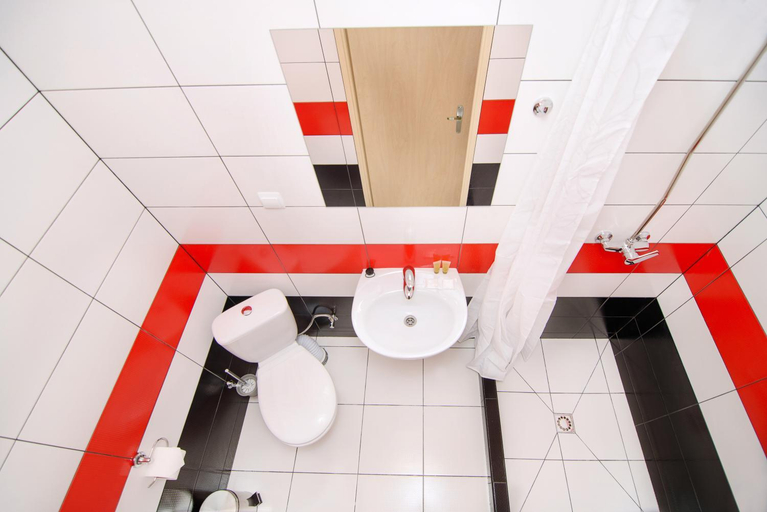 Bathroom 3, Urban Hotel, Pustomytivs'kyi