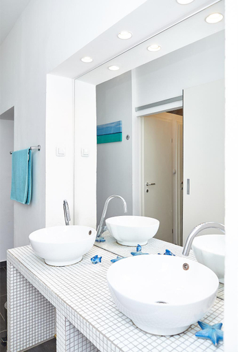 Bathroom 4, Love Croatia Hostel - Mir Guesthouse, Zagreb