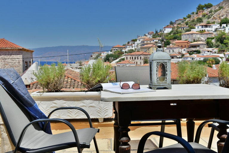 Others 3, Hydra Art Suites, Attica