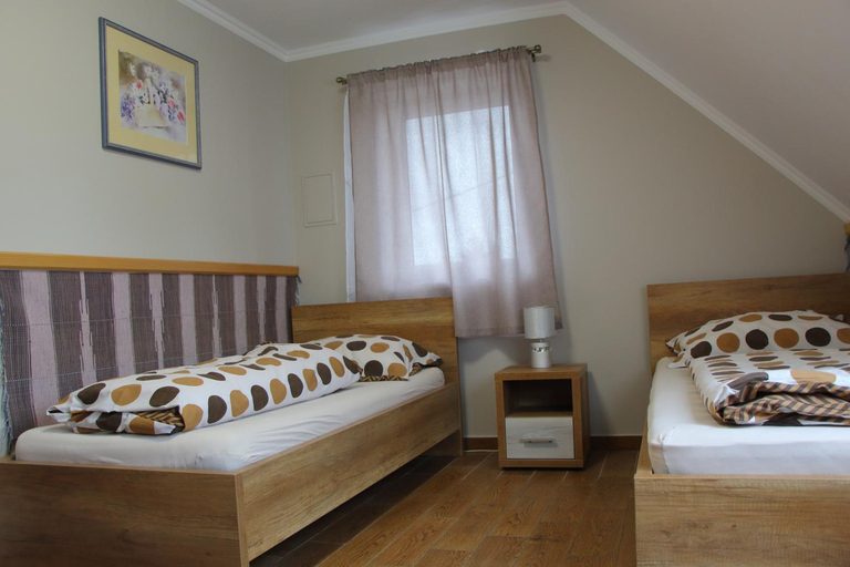Others 5, Hegylanc Fogado, Sárvár