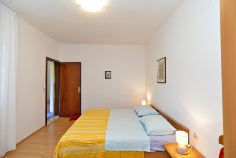Others 2, Apartment 667, Medulin