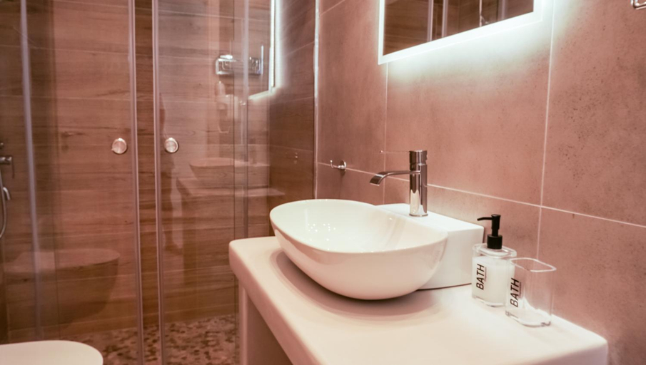 2, ΟTTO apts, South Aegean