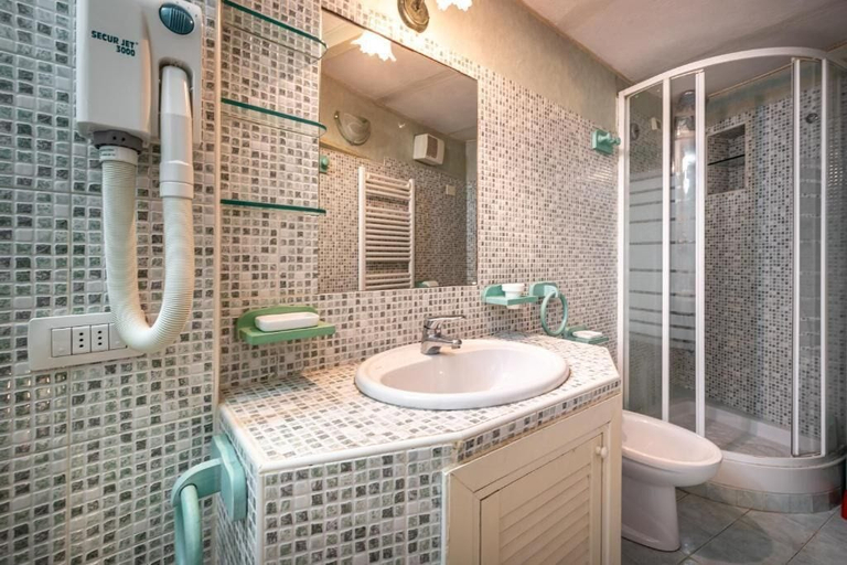 Bathroom 3, Dei Medici Palace, Florence