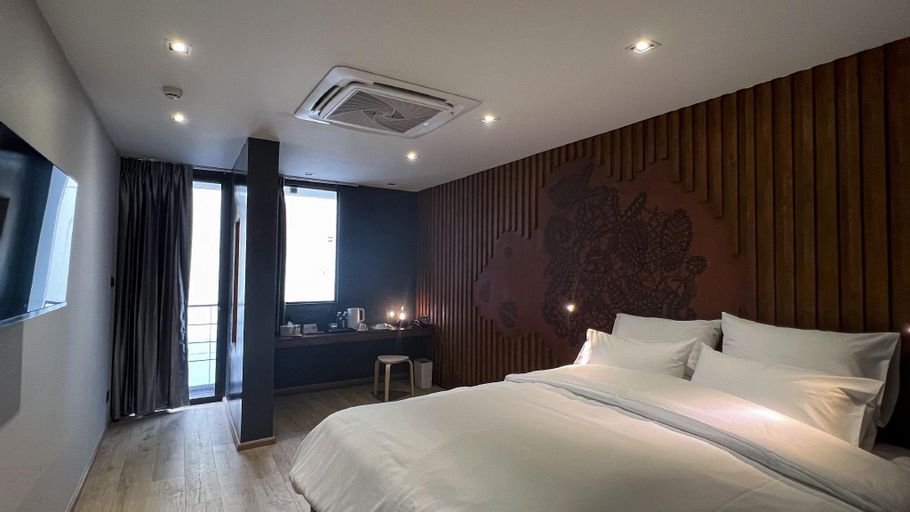 Bedroom 14