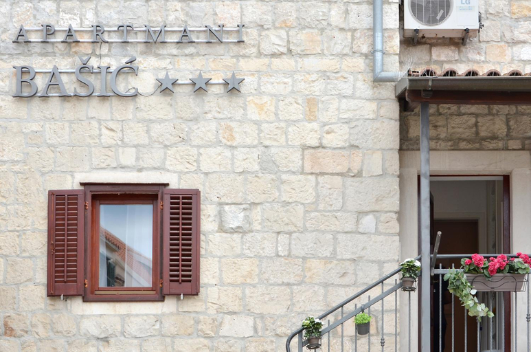 Others 3, Rooms Valery, Split