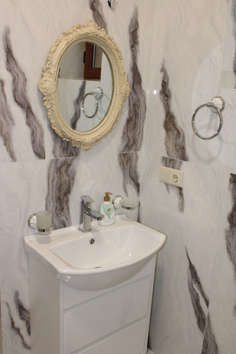Bathroom 4, Otyak Plaza Hotel