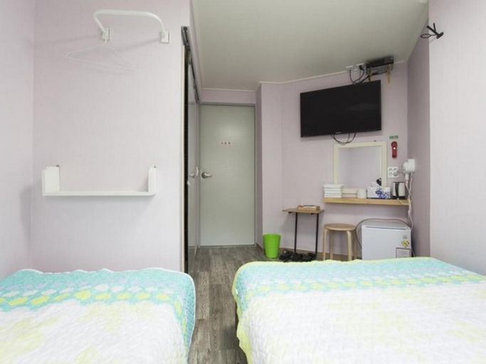 Bedroom 6