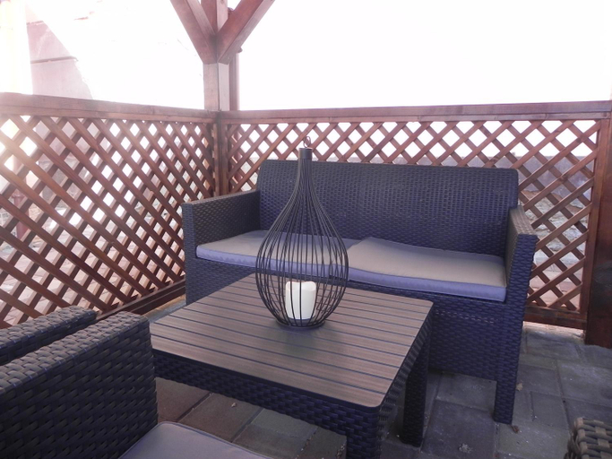 Others 4, Turkiz Apartman, Tokaji