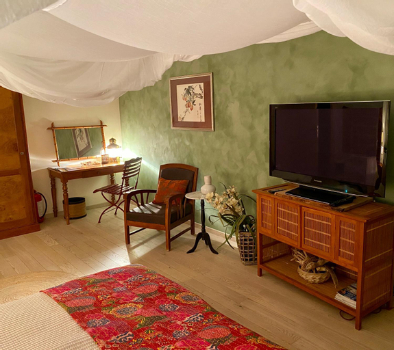Bedroom 2, Les 3 Coeurs - Chambres chez charmants habitants, La Broye