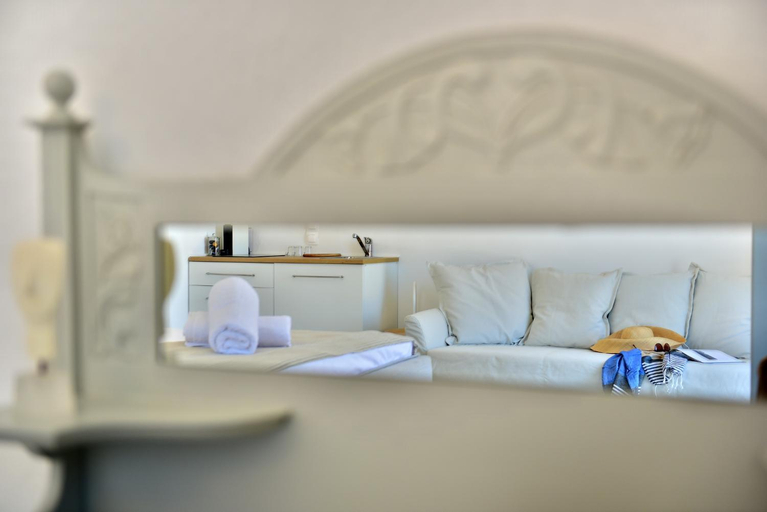Others 5, Hydra Art Suites, Attica
