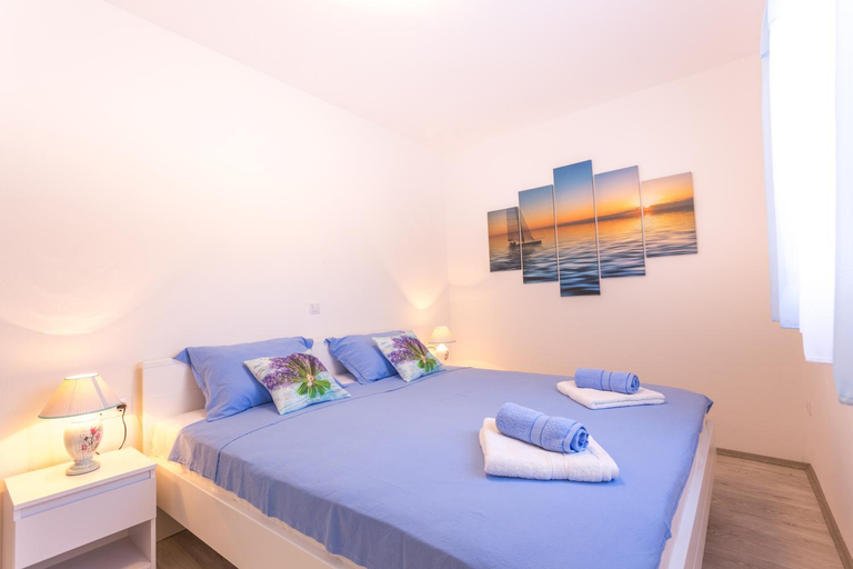 Others 5, Apartments Gabelic, Hvar