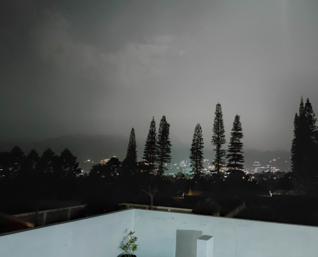 Others 5, Villa Mombo, Bogor