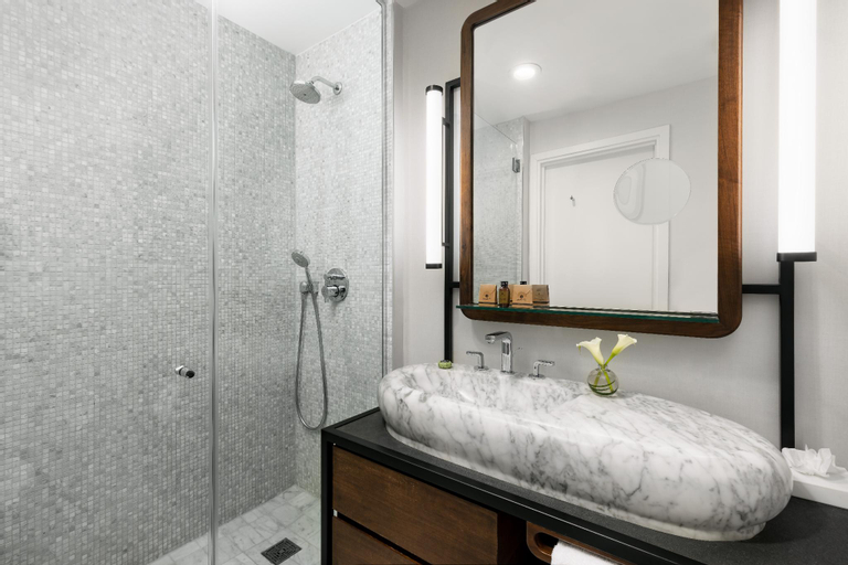 Bathroom 15