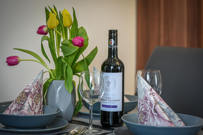 Food & Drinks 4, Villa Garden, Eger