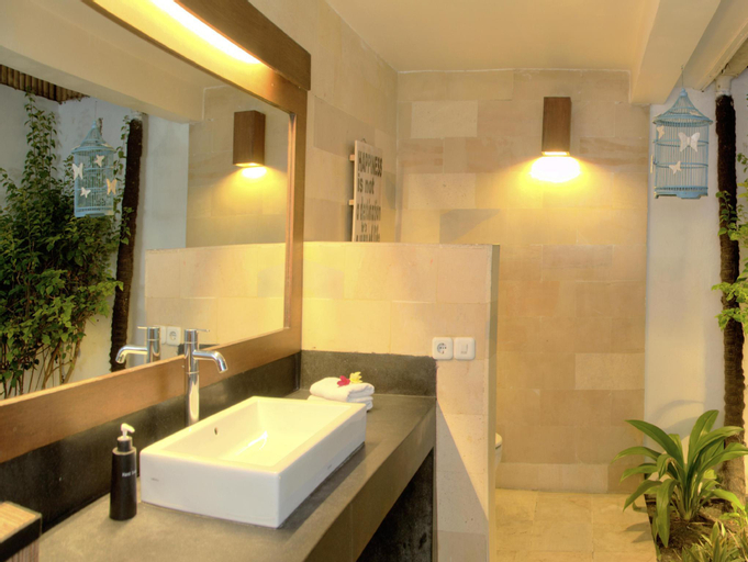 Bathroom 14