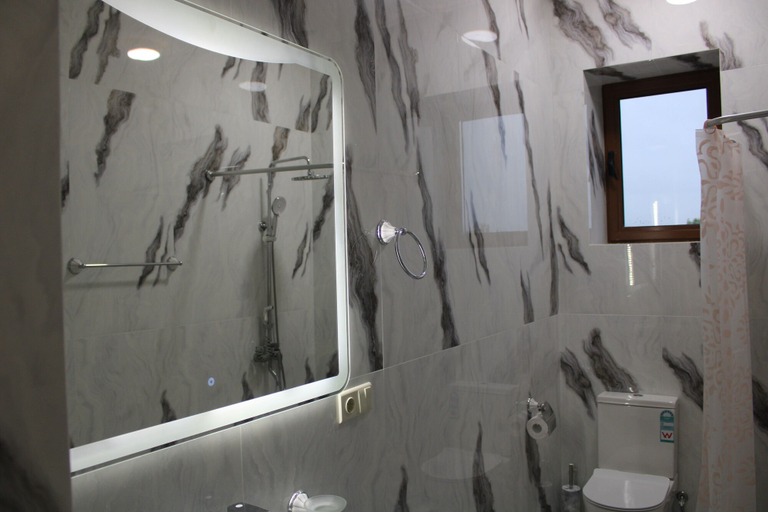 Bathroom 4, Otyak Plaza Hotel