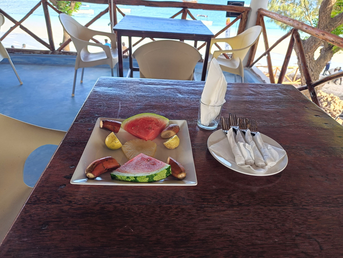 Food & Drinks 5, Zanzi Beach Hotel, Kaskazini 'A'