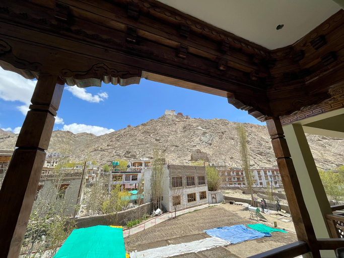 Others 4, Chubi Sponbo Guest House., Leh