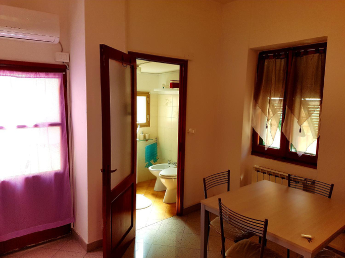 Others 5, Vintage Room, La Spezia