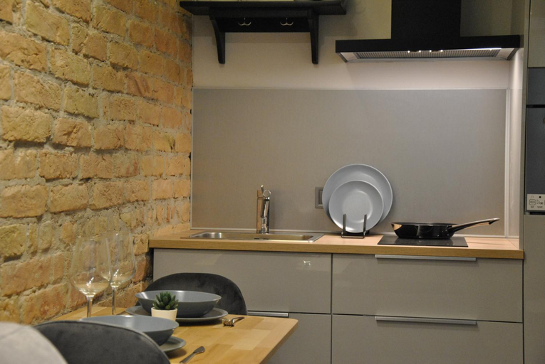 Others 4, Krane Apartments Sas, Budapesti